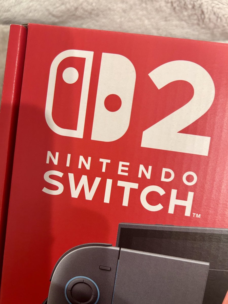 ずっとSwitch Liteを使っていたので Switch2の画面のデカさにビビって