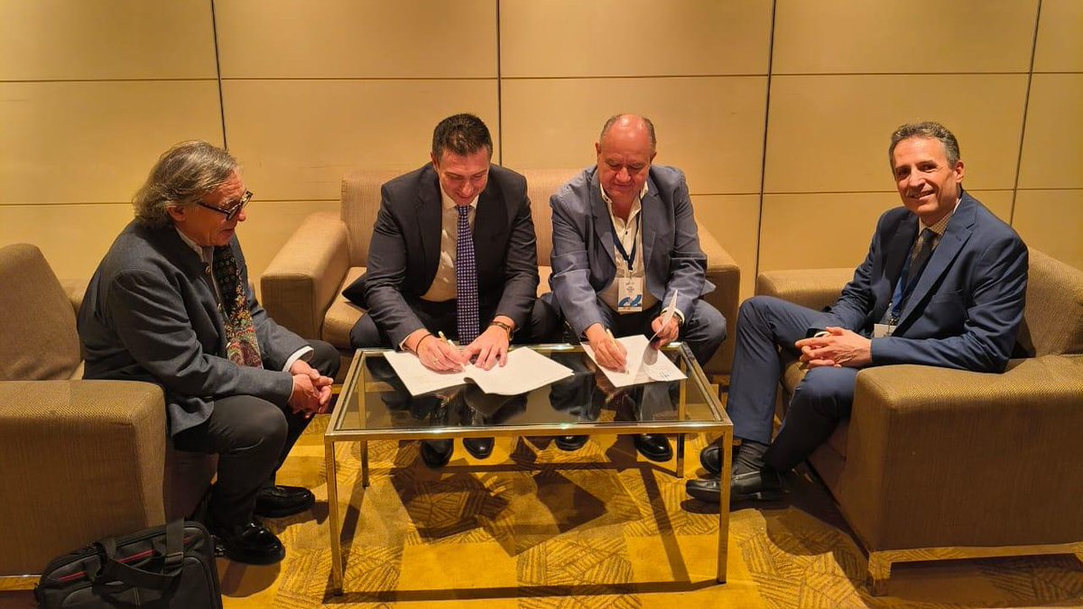 MediaGovGr tweet media