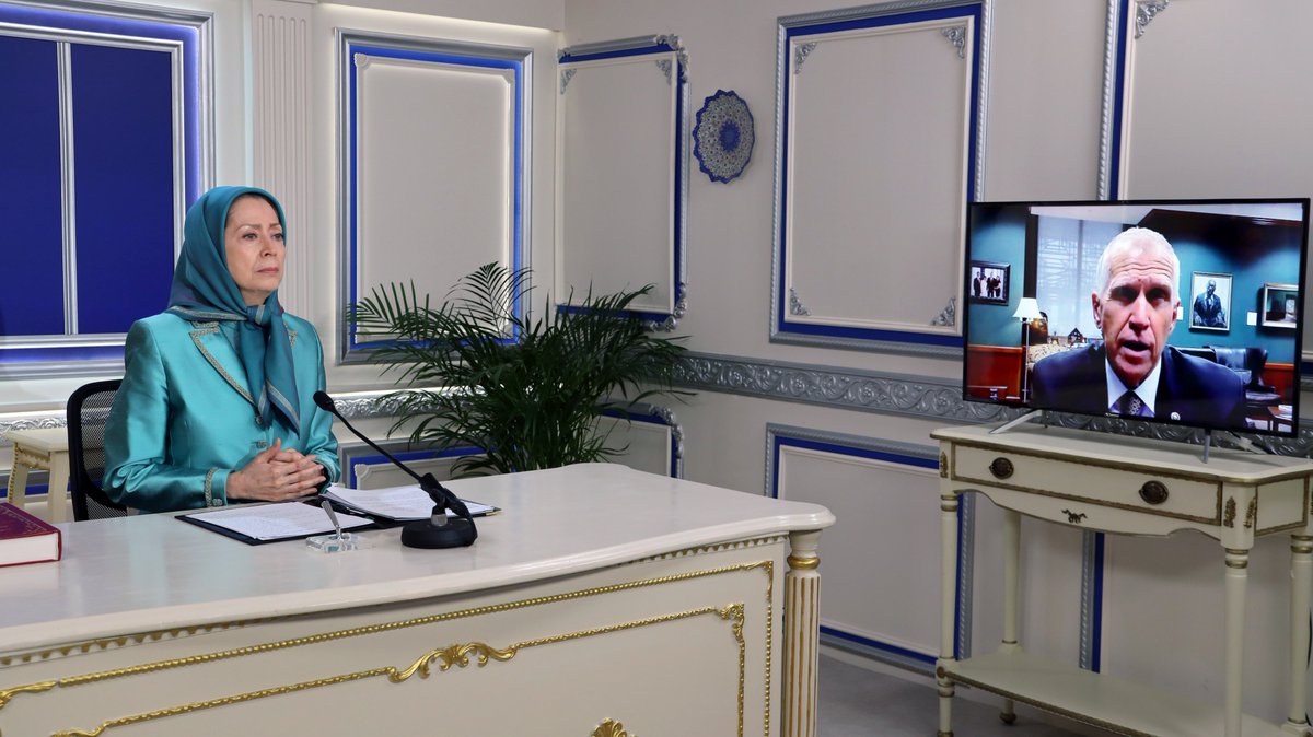 Maryam_Rajavi_P's tweet photo. دیدار آنلاین با سناتور تام تیلیس از آمریکا درباره بحران کنونی ایران و خاورمیانه
در این گفتگو سناتور تام تیلیس در این دیدگاه اشتراک نظر داشت که تغییر پایدار تنها با تغییر رژیم توسط مردم ایران و مقاومت سازمان‌یافته‌ آن‌ها حاصل می‌شود. 
همچنین درباره اعلام دولت موقت شورای ملی مقاومت بر اساس طرح ۱۰ماده‌یی مقاومت ایران با هدف انتقال مسالمت‌آمیز حاکمیت به مردم ایران و تعهد شورای ملی مقاومت به برگزاری انتخابات آزاد و عادلانه طی شش ماه پس از سقوط رژیم و سپس انتقال قدرت به نمایندگان منتخب مردم گفتگو کردیم.
برنامه شورای ملی مقاومت در مورد تضمین حقوق ملیت‌های ایرانی از جمله طرح خودمختاری برای کردستان ایران در چارچوب تمامیت ارضی ایران، از نکات مورد توجه در این گفتگو بود.