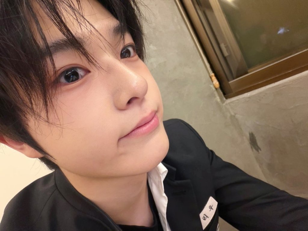 NewBeat_twt's tweet photo. [#김리우]

히컵스 1주년 하하하!! https://t.co/t89MIZXkfW