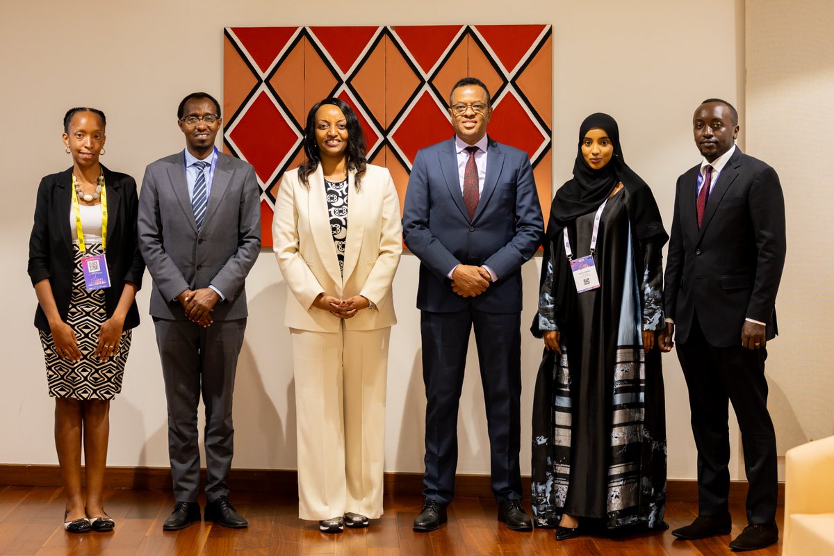 On the sidelines of #IFF2026, Governor <a href="/SorayaMHlive/">Soraya M. Hakuziyaremye</a>   had a bilateral meeting with the Governor of <a href="/CentralBankSo/">Central Bank of Somalia</a> Mr. Abdirahman M. Abdullahi. 

Discussions focused on strengthening cooperation between the two Central Banks. Both Governors reiterated their shared vision to