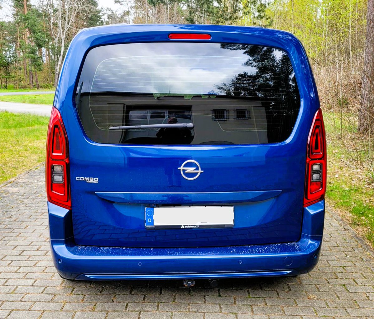 lucktronxtc's tweet image. ☀️ Hitze, Blendung, UV-Schäden – mit einer Sonnenschutzfolierung gehört das der Vergangenheit an. Wir bei LUK-DESIGN aus Luckenwalde beraten euch persönlich zur passenden Folie. 🚗💨 #Scheibenfolierung #LLumar #Luckenwalde #lukdesign