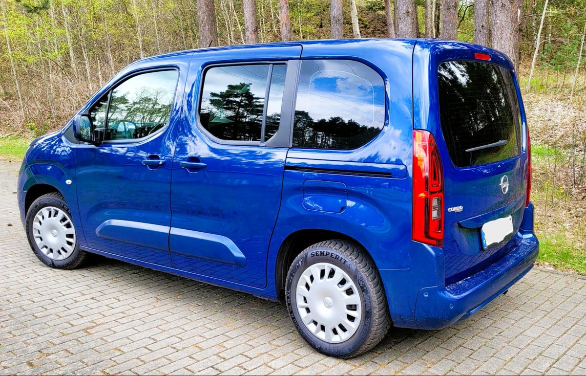 lucktronxtc's tweet image. ☀️ Hitze, Blendung, UV-Schäden – mit einer Sonnenschutzfolierung gehört das der Vergangenheit an. Wir bei LUK-DESIGN aus Luckenwalde beraten euch persönlich zur passenden Folie. 🚗💨 #Scheibenfolierung #LLumar #Luckenwalde #lukdesign