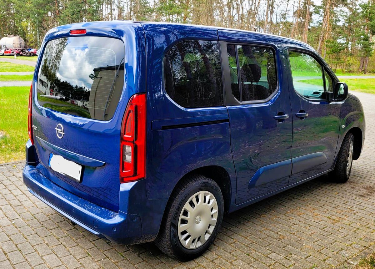 lucktronxtc's tweet image. ☀️ Hitze, Blendung, UV-Schäden – mit einer Sonnenschutzfolierung gehört das der Vergangenheit an. Wir bei LUK-DESIGN aus Luckenwalde beraten euch persönlich zur passenden Folie. 🚗💨 #Scheibenfolierung #LLumar #Luckenwalde #lukdesign