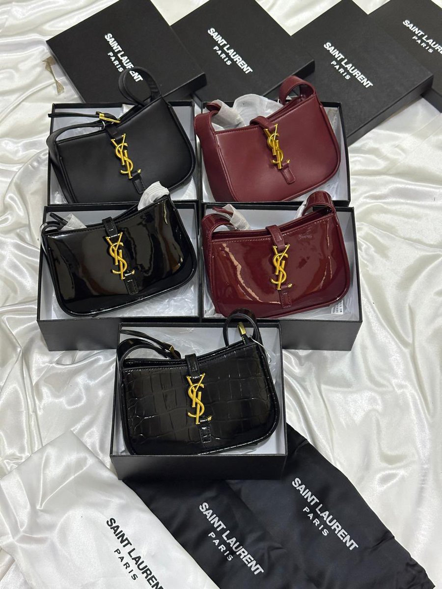 𝗦𝗧𝗢𝗥𝗘.𝗝𝗔𝗡𝗨𝗔𝗥𝗬 tweet media