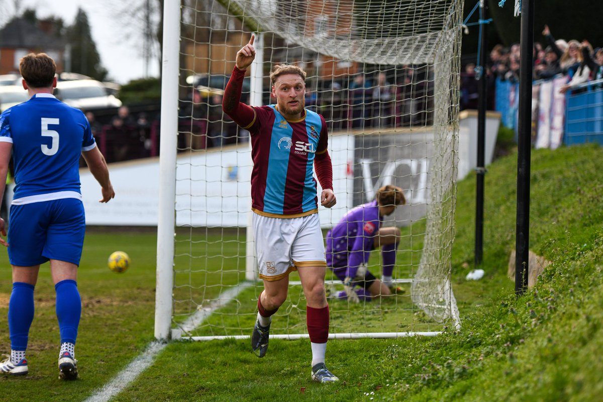 Farnham Town FC tweet media