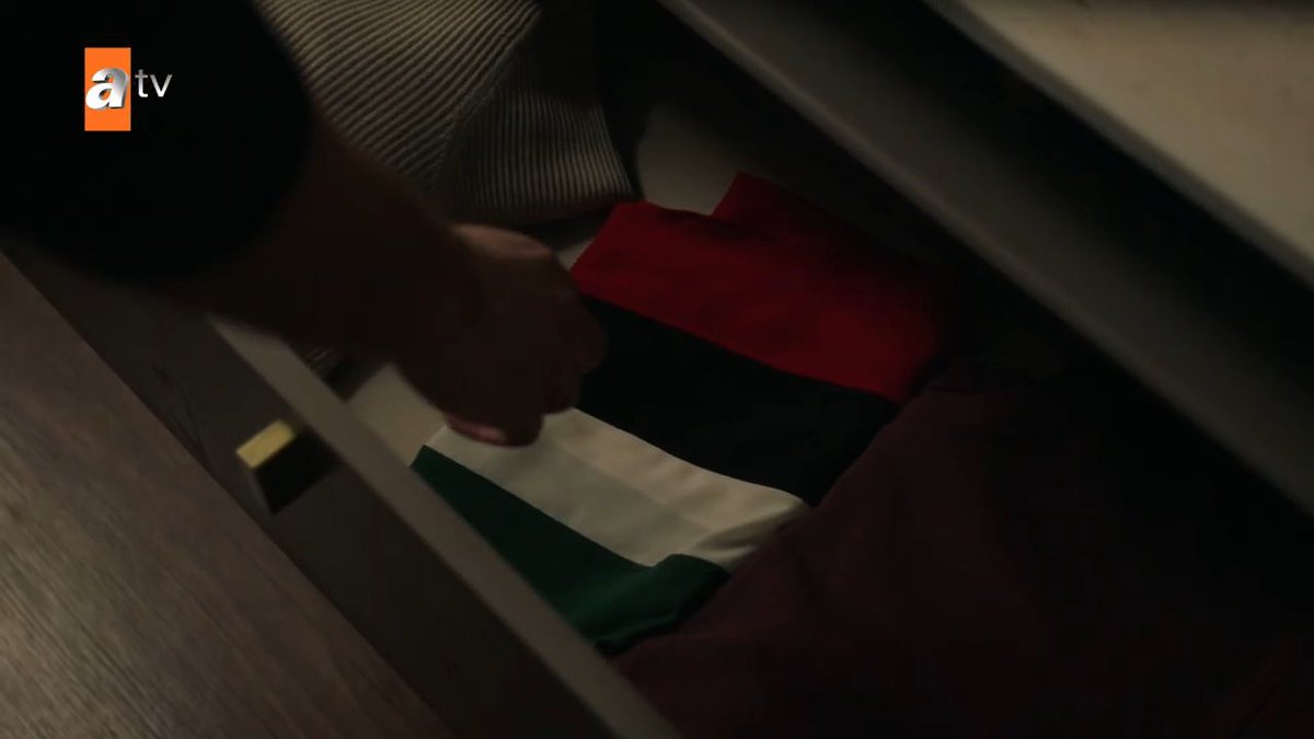 azo_fans2's tweet photo. عليمم وذكرياته 🥹💔
#aynıyağmuraltında https://t.co/N6LKQATXvP