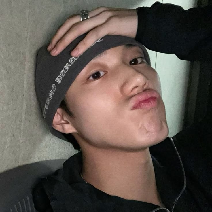 蔡, Benzion Gafareen Moses. tweet media