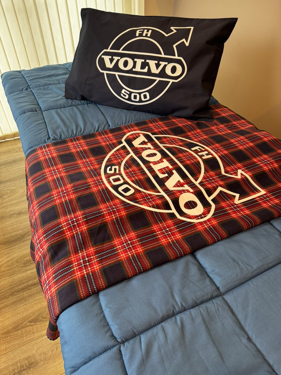 Lorry Living tweet media