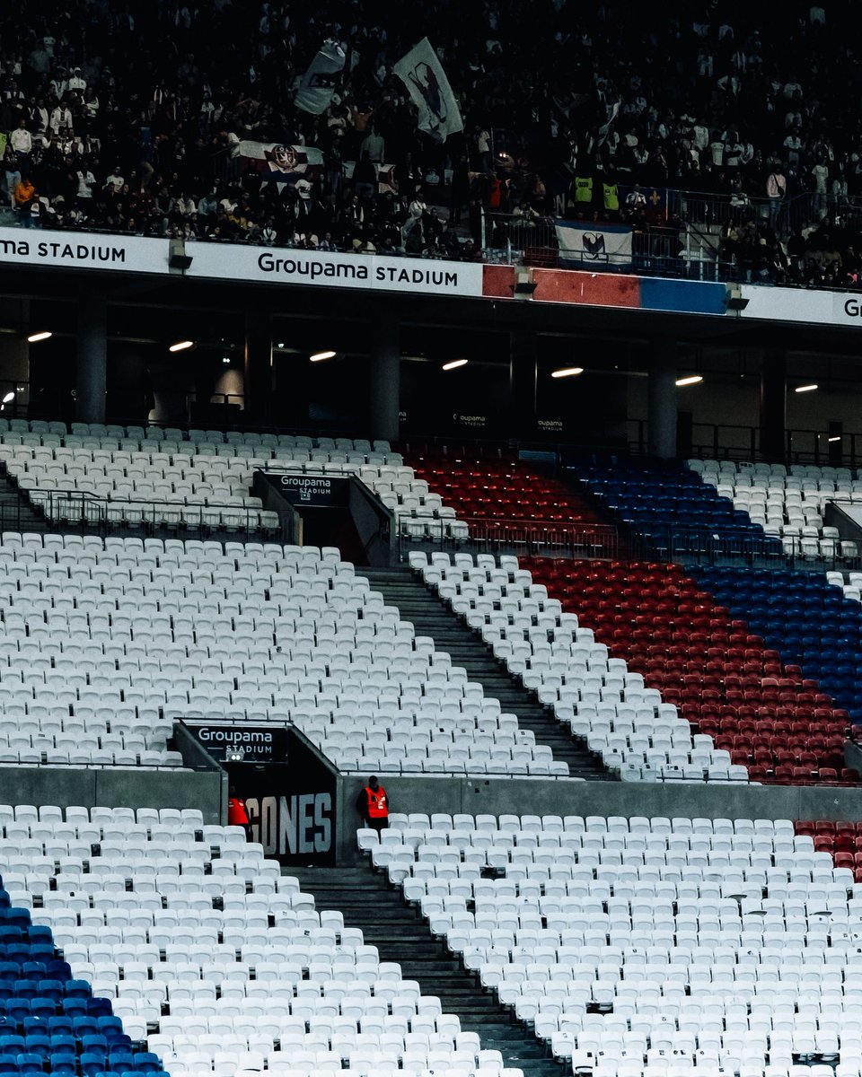 gelo_graphie's tweet photo. [ @OL - @ParisFC ]
📍Groupama Stadium, Lyon 🇫🇷

Une nouvelle fois en tribune, essayant d’être spectateur mais le reporter prends le dessus.
50mm fixe + Canon R5.

•
#gelo_graphie #QualitéNetflix #CanonR5 #OL #teamol #Football 
📷: @gelo_graphie
Copyright 2026©️ https://t.co/FwDvAi2wZl