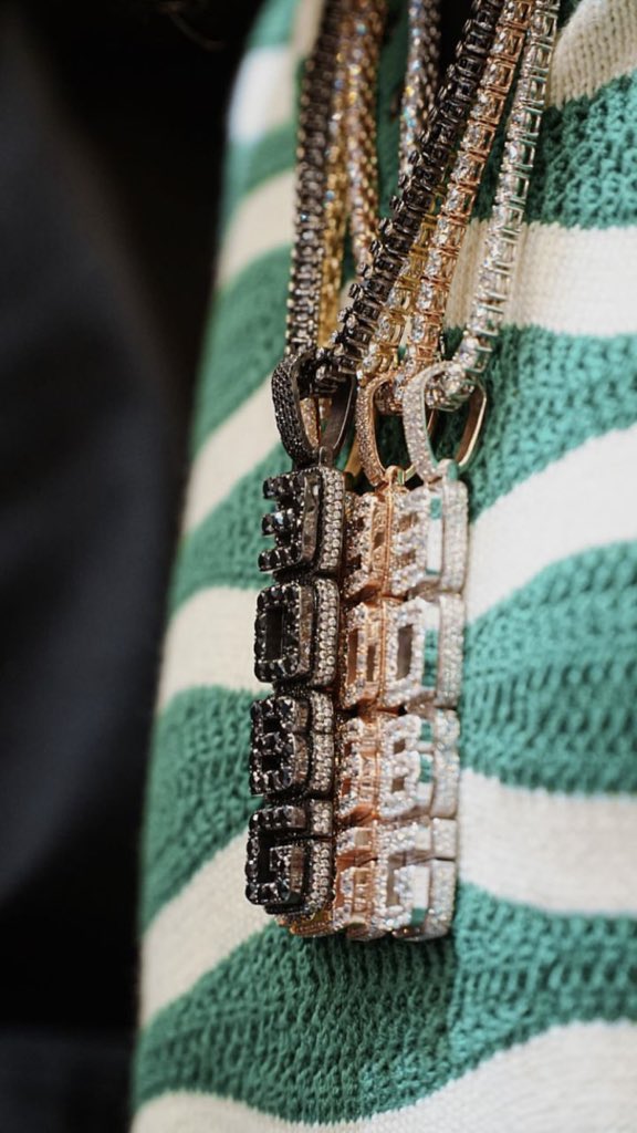 Obahwitdvibe's tweet image. Day 134, 🧡💐📸✨

Too cold 🥶🥶🔥
@davido 🐐 
#BADDEST #BIGGEST