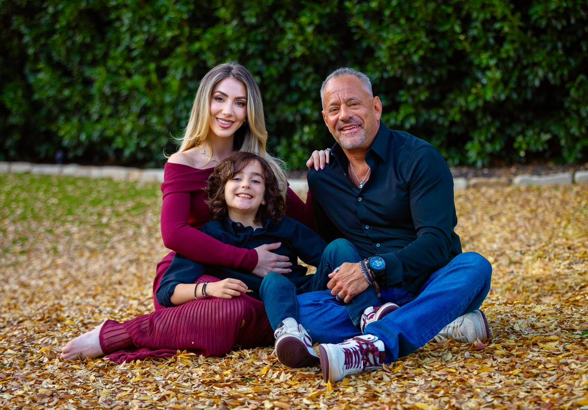 SabwinaRose's tweet photo. Fall family photos 🍁🍂 https://t.co/fjB9HO6Eeg