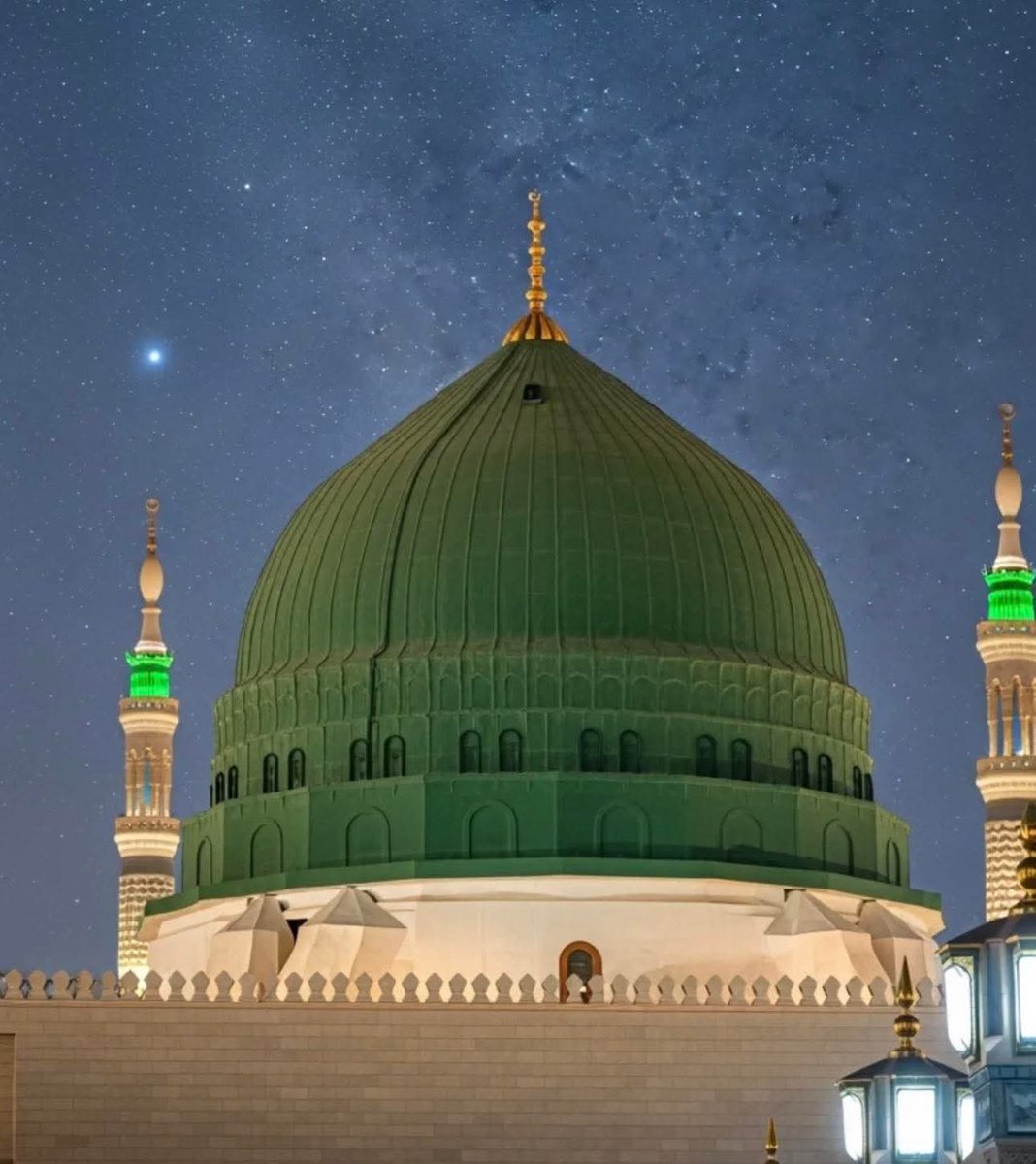 مدینے  جا  کے  نکلنا  نہ  شہر  سے  باہر
خدانخواستہ  یہ  زندگی  وفا  نہ  کرے