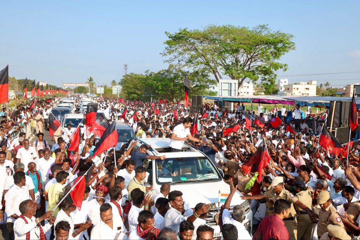 Udhaystalin's tweet photo. கள்ளக்குறிச்சி மாவட்டத்தில் அரசு மற்றும் கழக நிகழ்ச்சிகளில் கலந்து கொள்ள வருகை தந்த போது, உற்சாக வரவேற்பு அளித்த கழக நிர்வாகிகள் - இளைஞரணியினர் - கலைஞர் அவர்களின் உடன்பிறப்புகள் - பொதுமக்கள் அனைவருக்கும் என் அன்பும், நன்றியும்.

உங்கள் அன்பினில் நெகிழ்ந்தேன்.

@k_vasantham @TUdhayasuriyan @AbdulmalikDmk