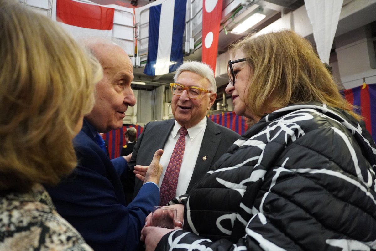 Anna Roberts tweet media