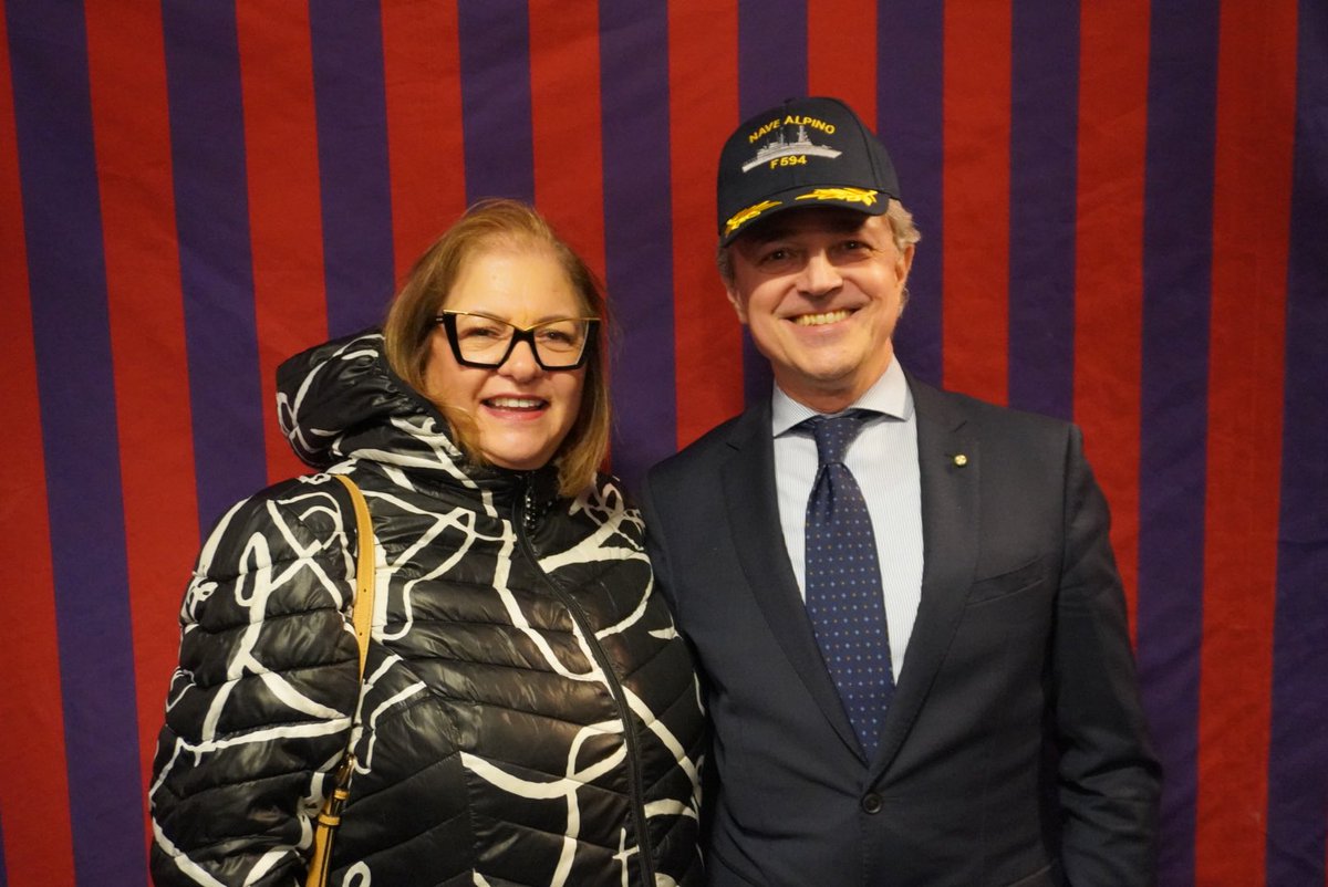 Anna Roberts tweet media