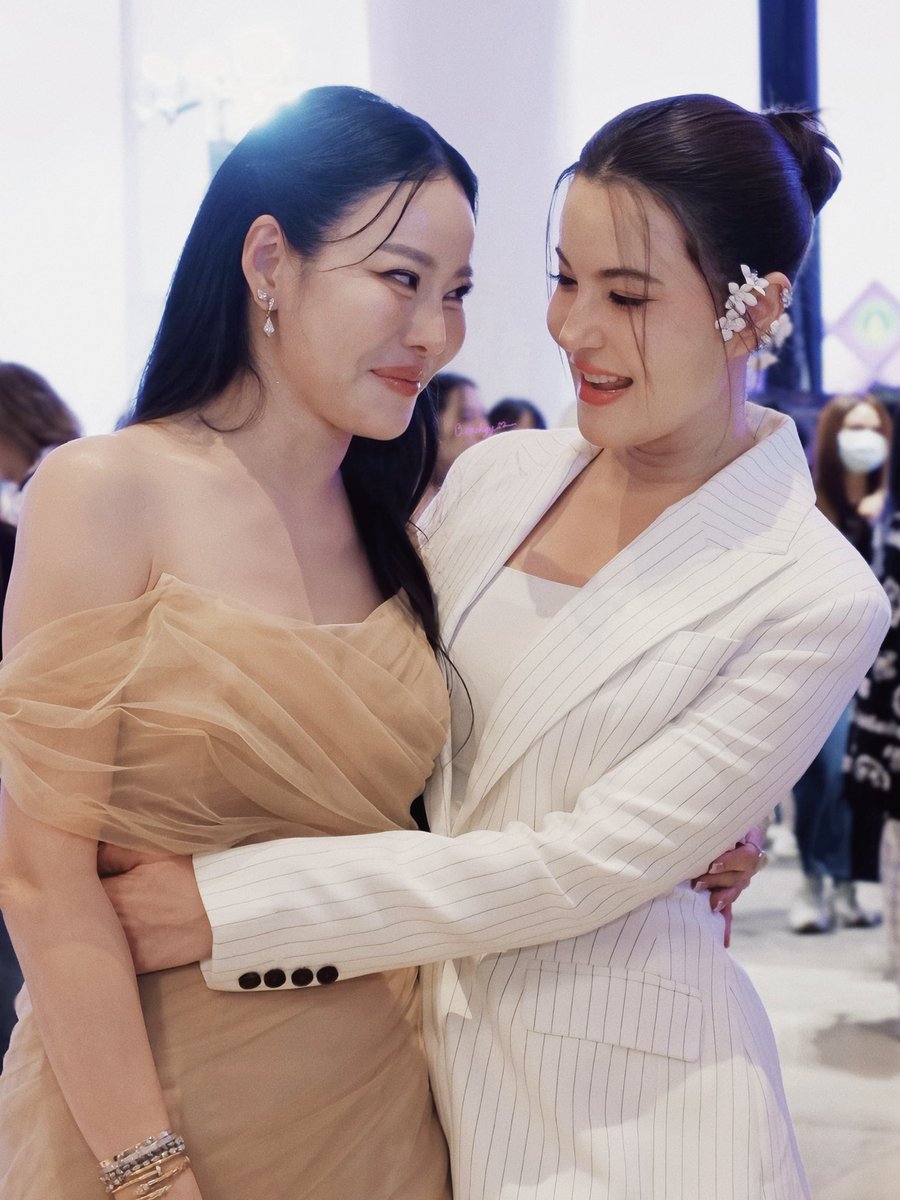 คุณนพนภาพาแฟนสาวมาด้วยเหรอคะ😻

#ธัญญ่าหนิง #TanyaNing
#9entawards2026