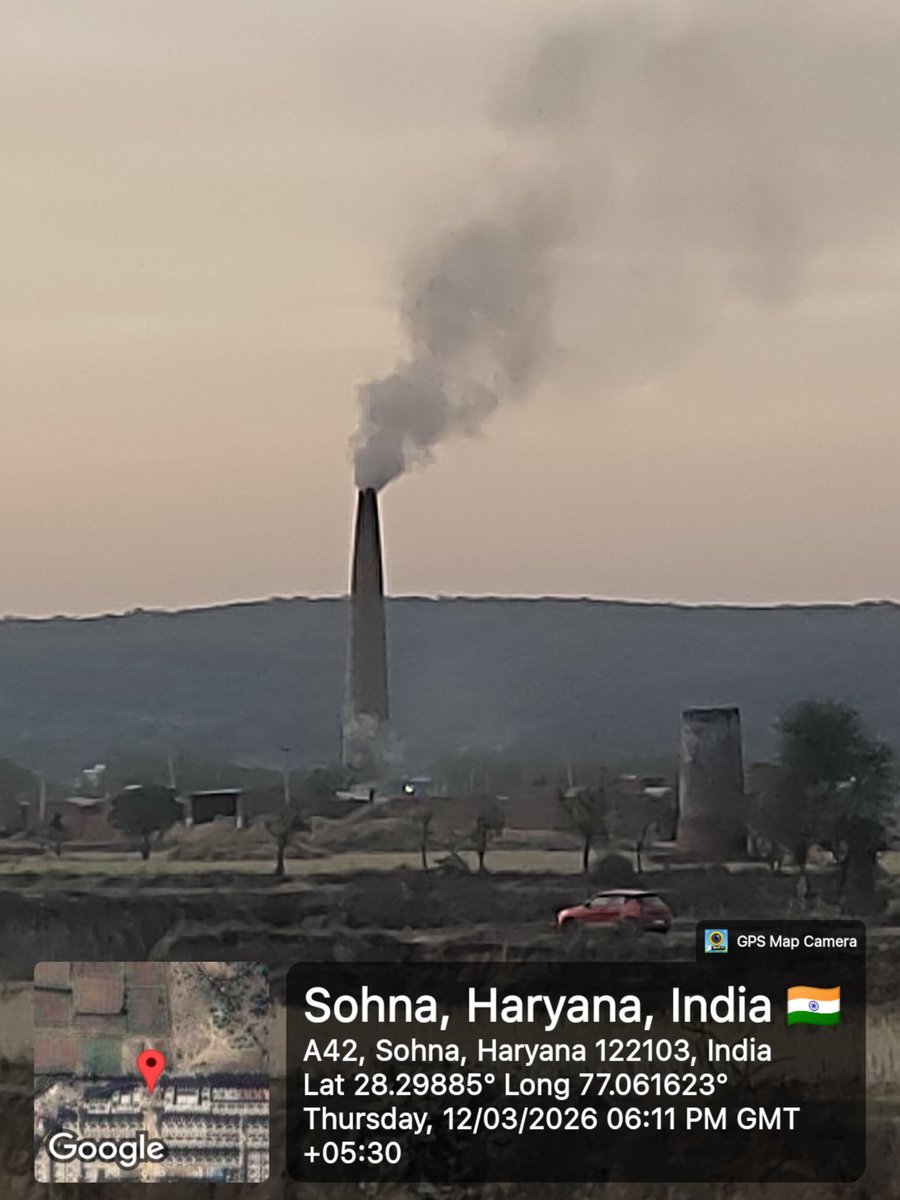 Abhijee99838057's tweet photo. Multiple brick kilns &amp; stone crushers are operating close to residential society Signature Global Park 4&amp;5 Sohna Sector 36, releasing visible smoke.
 
Requesting urgent inspection and action

@cmohry @DC_Gurugram @MunCorpGurugram @CPCB_OFFICIAL
@Haryana_spcb
#AirPollution #sohna https://t.co/NkLJBphRrG