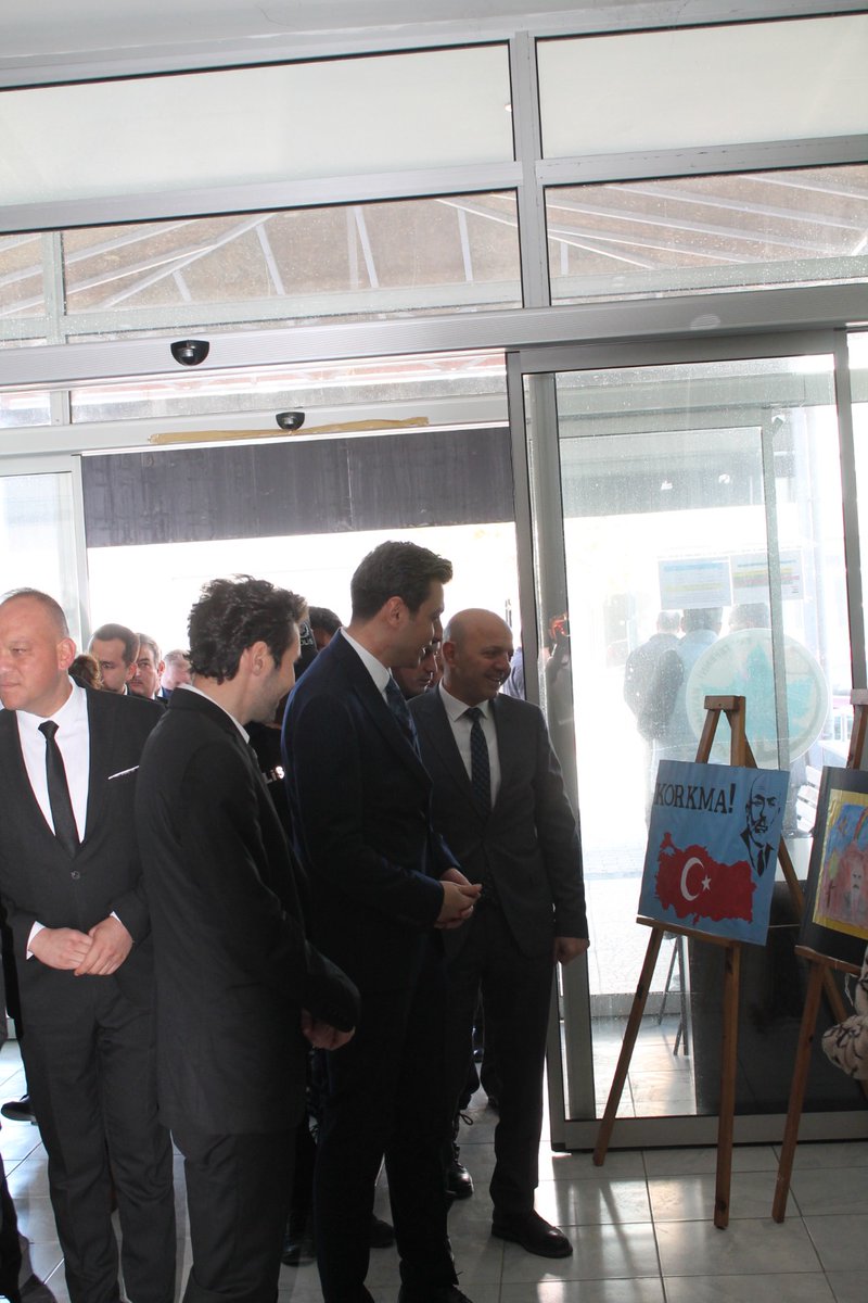 TefenniMem's tweet photo. İlçemizde İstiklâl Marşı’nın Kabulü ve Mehmet Akif Ersoy’u Anma Günü (12 Mart) Tefenni Konferans Salonunda yapılan etkinliklerle kutlandı. Öğrencilerin sunduğu şiir, konser, tiyatro ve folklor gösterileri büyük ilgiyle izlendi. Program, ödül töreninin yapılmasıyla sona erdi. https://t.co/dbuE6kR9gc