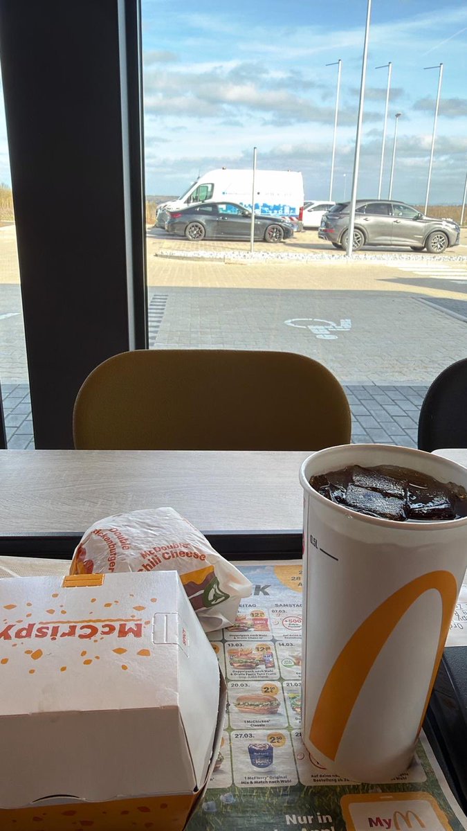 Maxikingfn tweet media