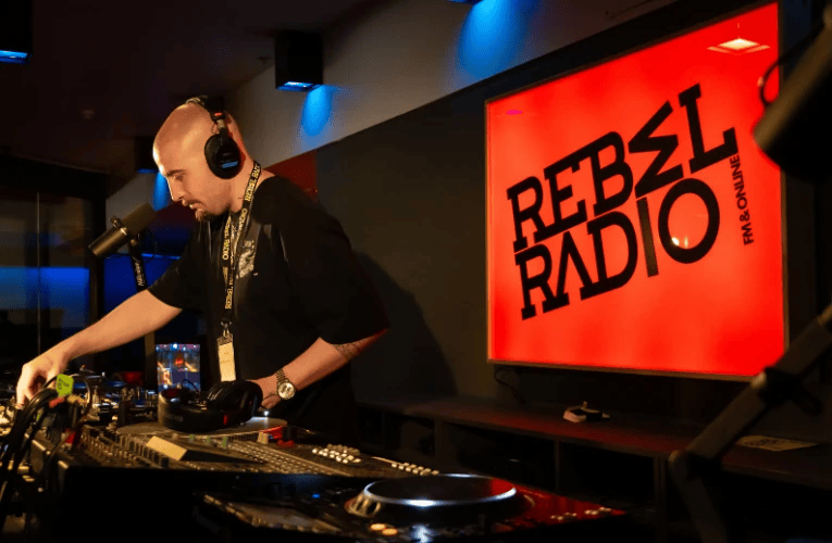 UniWestLondon's tweet image. UWL Alumnus Blue Canariñho works as a creative with BBC Radio, DJs internationally, and has played the afterparty for Gorillaz at the The O2! 👏✨

📰 Read more: uwl.ac.uk/news/alumni-sp…

Join us at our Creative Careers Fair! 👋🎓
uwl.ac.uk/creativefair

#UWL #LCM #CreativeCareer