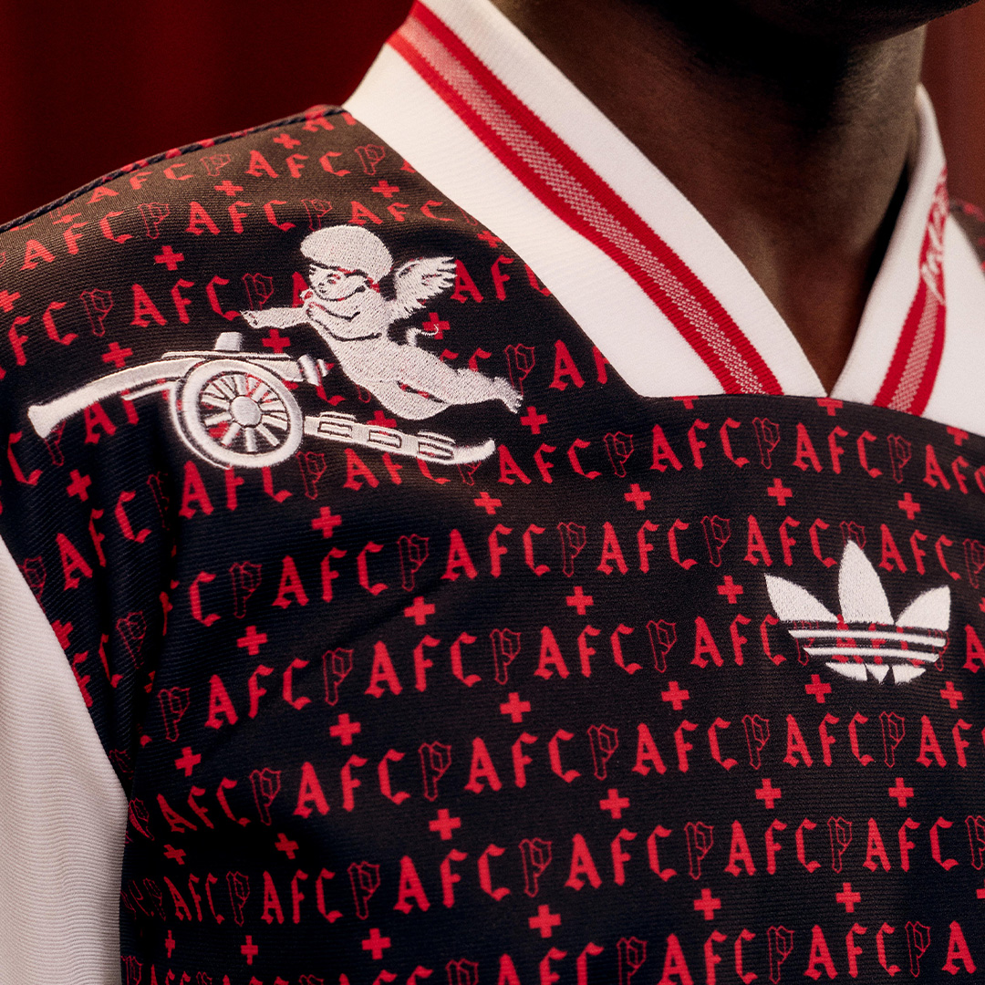 ProD_Soccer_ES's tweet photo. 🔗 https://t.co/H5SGluTKr2

Porque el Norte de Londres es algo DIFERENTE. Presentamos la colección adidas Arsenal x Places + Faces - celebrando la cultura del fútbol y la moda urbana de identidad. Descubre la colección completa en Pro:Direct Soccer. https://t.co/1hrWHaPr5f