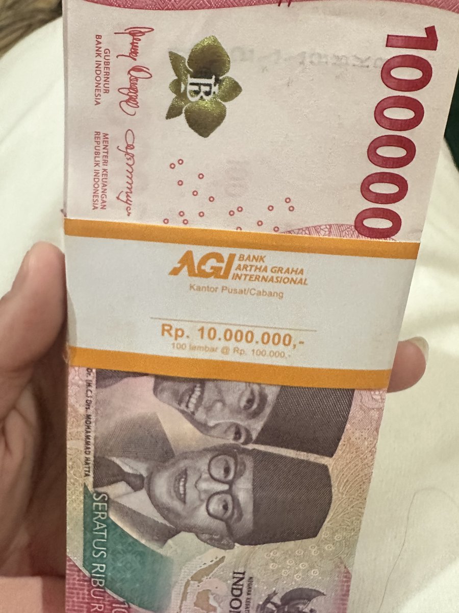 naye cupcake tweet media