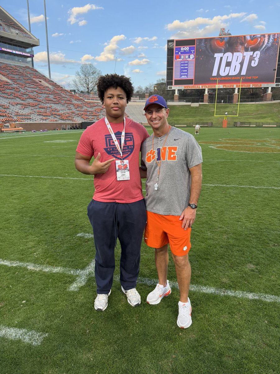 Calvin Landy (CJ) tweet media