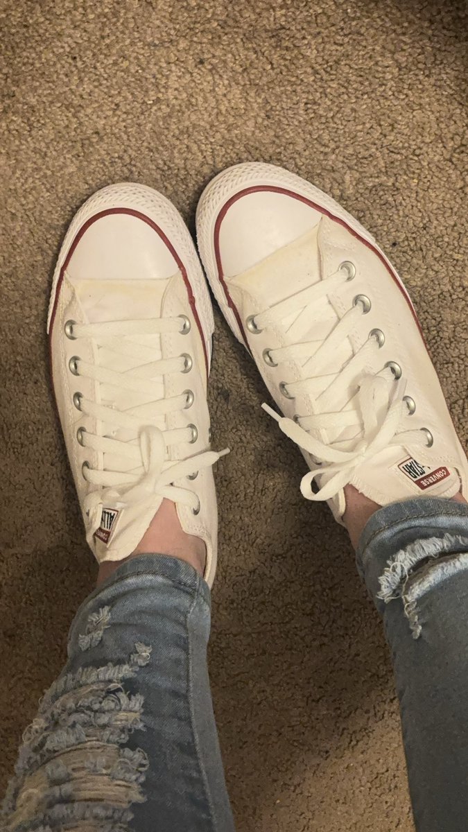 Weather is pretty good today 🌈

#chucks #converse #chucktaylors #sneakers