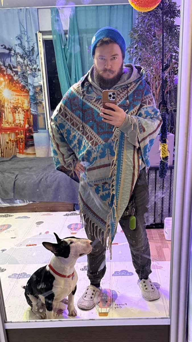 Красоту повсюду видит сука ювелир tweet media