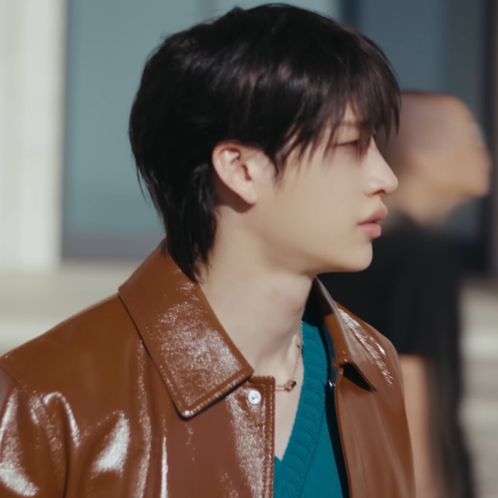 httpsbahng's tweet photo. that nose… those lips… the hair… he’s soo beautiful https://t.co/LKTewLH2Bz