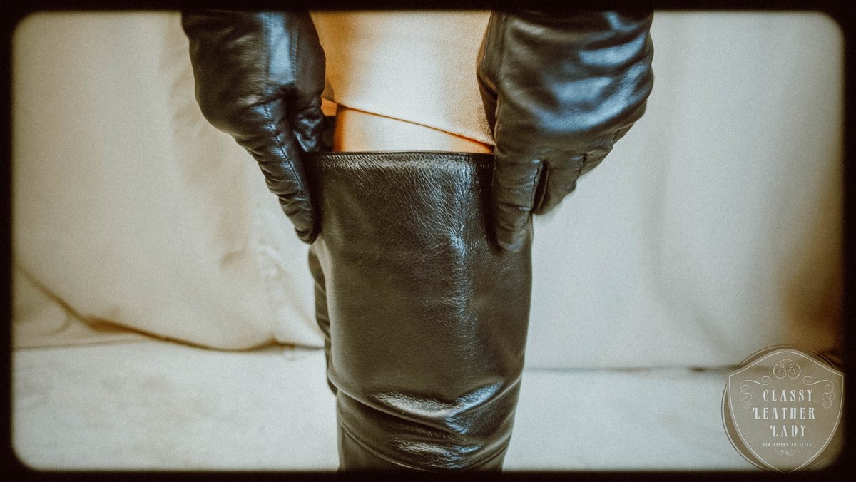 ClassyLeatherMo's tweet image. Confidence begins from the ground up.
Boots anchor presence.
They ground authority.
Walk with intention.
Always.

#bootstyle #leatherboots #femininepresence #darkfeminine #modernluxury