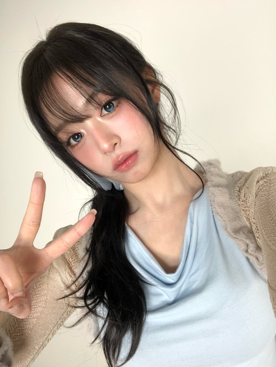 #AHYEON  Actualización de Weverse 

“Hola”

#BABYMONSTER #베이비몬스터 <a href="/YGBABYMONSTER_/">BABYMONSTER</a>