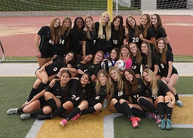 HayleyKase's tweet photo. Finished the most amazing high school season and feeling so grateful for every moment. I was honored to be named Mira Costa Soccer Most Valuable Player, earn 1st Team All-Bay League, and receive the Scholar Athlete Award.

I’m incredibly proud of our team for making it all the way to the Division 1 playoffs, what a ride! There are honestly too many amazing memories from this season to name. From the big wins to the little moments, we truly danced our way through the season together.

I feel so lucky to play this game with my best friends, and I wouldn’t trade this season for anything. 💚💛

@MiraCostaSoccer @breezepreps @DamianCalhoun @CIFSS
