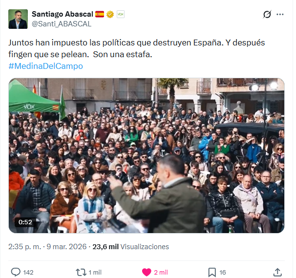 Solo hay que mirar estas dos capturas para darnos cuenta de hastió que tenemos los españoles, en este caso vallisoletanos de las políticas de los azules.
Habéis arruinado nuestro presente, pero lucharemos por nuestro futuro y eso pasa por <a href="/vox_es/">VOX 🇪🇸</a> y <a href="/Santi_ABASCAL/">Santiago Abascal 🇪🇸</a> 
🇪🇸💚🇪🇸