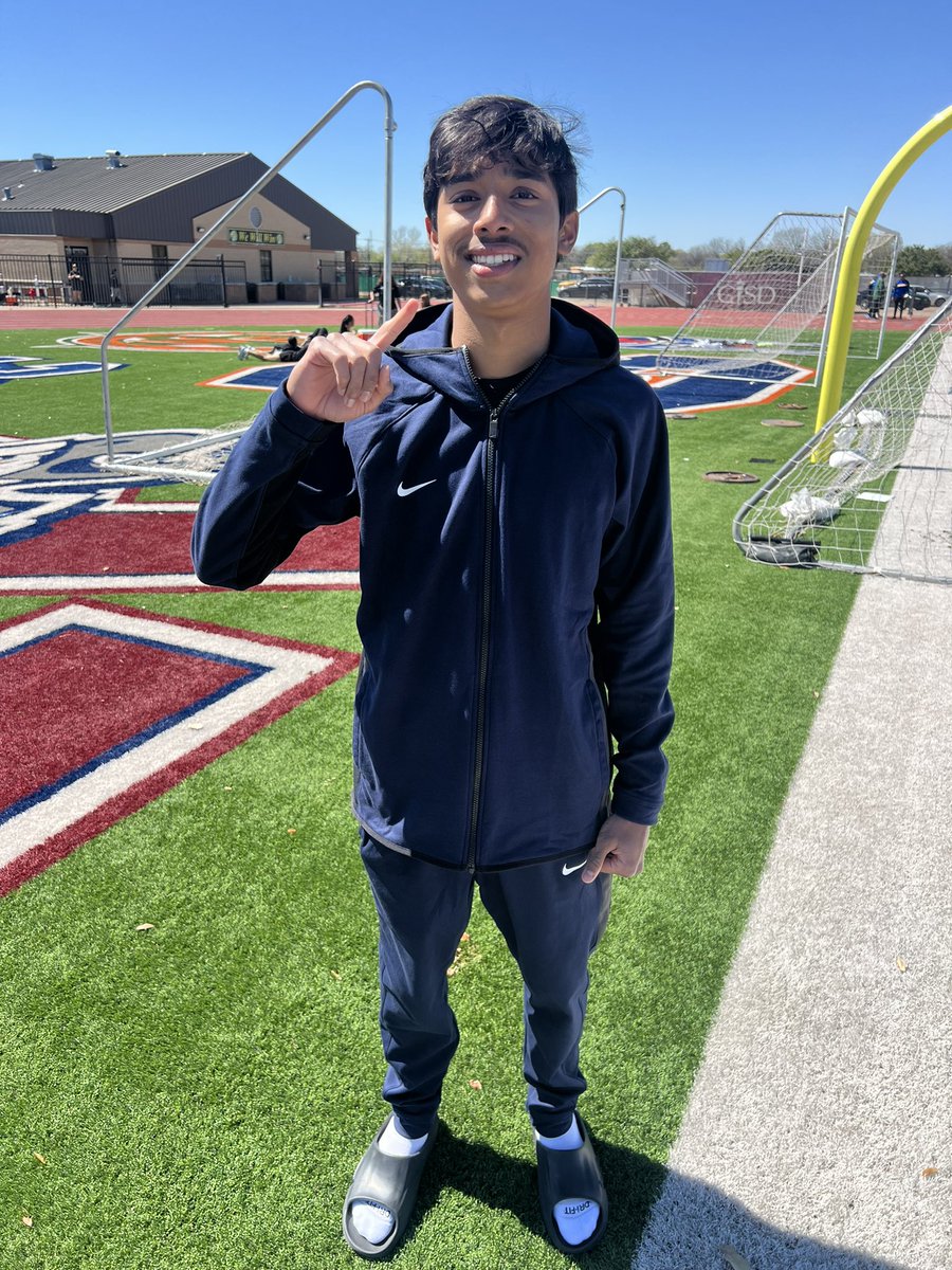 Cententrack's tweet photo. Congrats to Shannon Vijish for placing 1st 🥇 in the Varsity 3200m at the Naaman Forest Invitational Meet. #Cen10fast💨 https://t.co/Q2j2jOD0LC