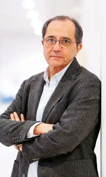 Juan Luis Gandía, catedrático de Economía Financiera y Contabilidad, gana las elecciones a Rector en la Universitat de València.