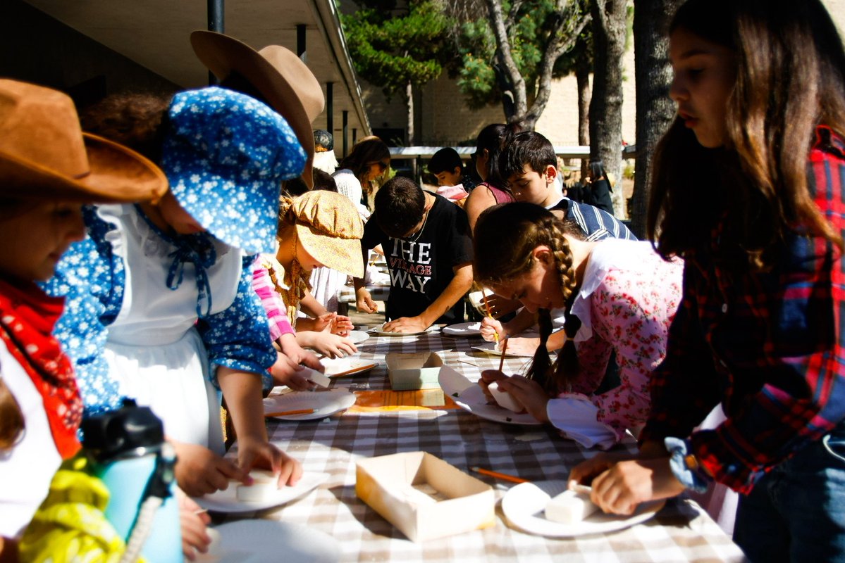 Village Christian School tweet media