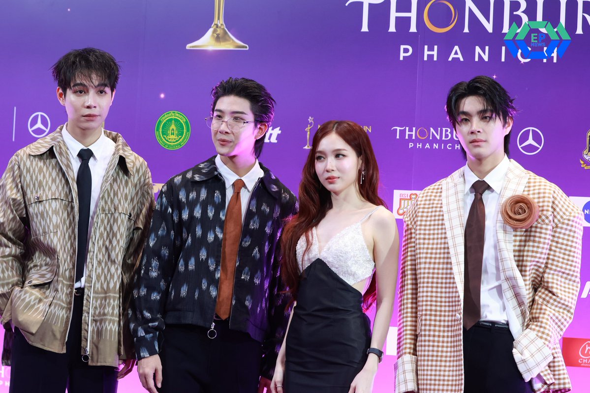 “เฟิร์ส - ข้าวตัง - เลิฟ - คิน” ร่วมเดินพรมม่วงในงานประกาศรางวัลอันทรงเกียรติ “Nineentertain Awards 2026 presented by Thonburi Phanich” 

#เฟิร์สข้าวตัง #FirstKhaotung 
#Firstkanaphan #Khaotungg 
#loverrukk #KinThanachai
#9entertainawards2026
#9entawards2026xSIAMPARAGON