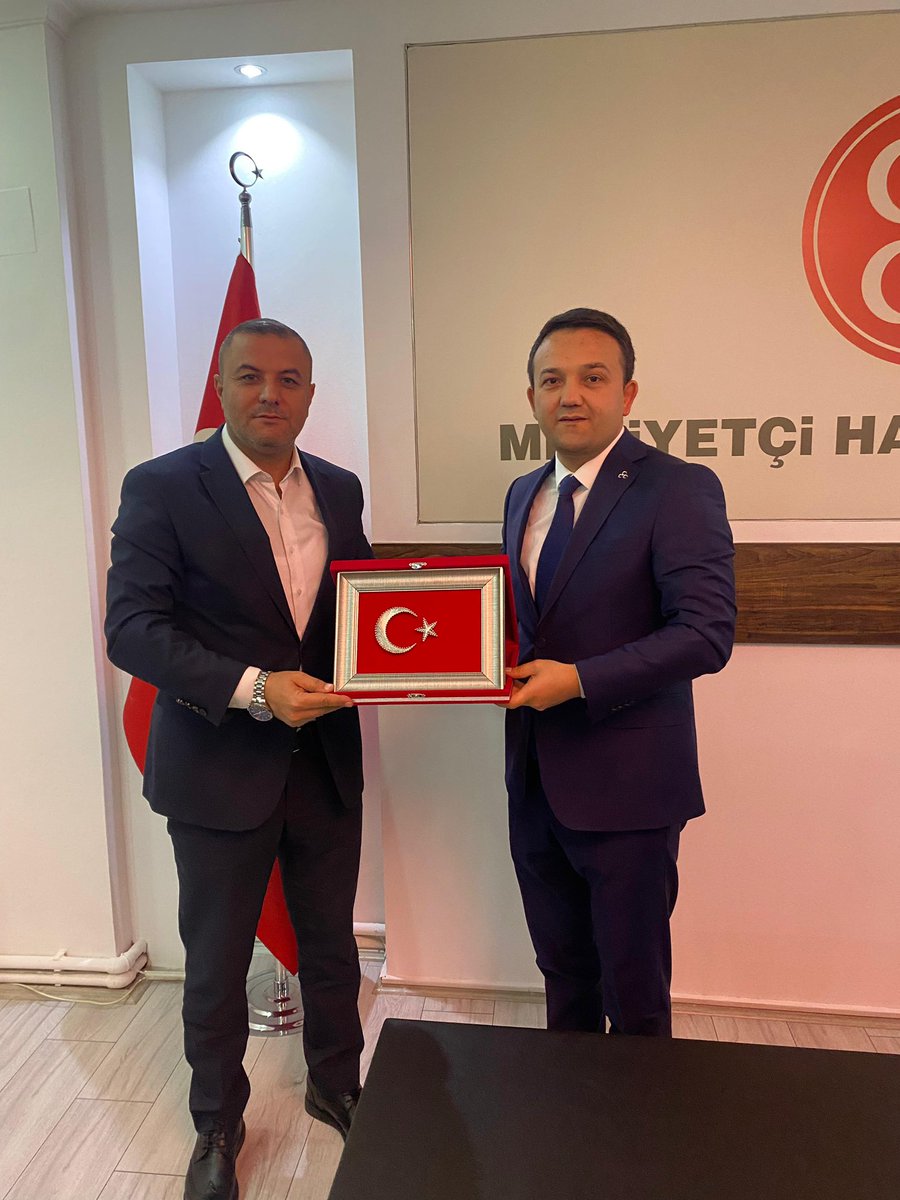 alicelik2023's tweet photo. Ülkü Ocakları Genel Sekreterliği görevini yürütürken Milliyetçi Hareket Partisi Bolu İl Başkanlığı görevine atanan kıymetli Ülküdaşım İlhan Durak’a hayırlı olsun ziyaretinde bulundum.
Nezaketi ve samimiyeti için kendisine teşekkür ediyor, Bolu ilimizde Ülkücü Hareket adına çok başarılı bir dönem olacağından şüphe duymuyor, başarılarının artarak devam etmesini Yüce Allah’tan diliyorum.
@ilhanDurak14