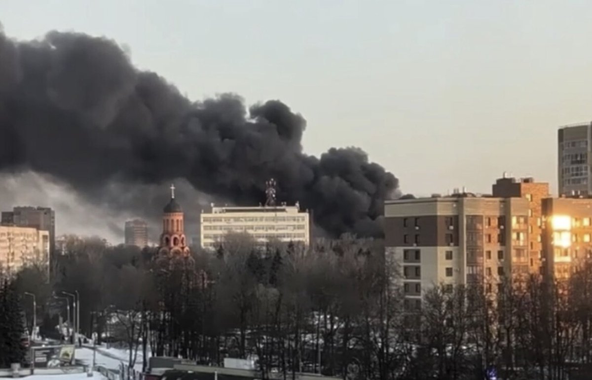 RF_OSCE's tweet image. #Полянский: ⚡️10 марта украинские вооружённые формирования нанесли целенаправленный удар по мирному деловому кварталу Брянска.
❗️Погибли 7 человек, более сорока ранены, среди них ребёнок. Удар совершён 🇬🇧 британскими ракетами #StormShadow, применение которых невозможно без