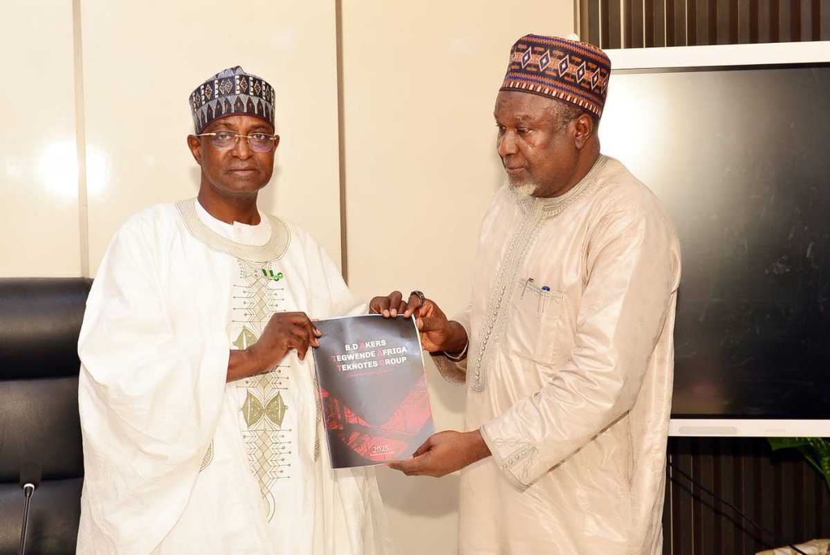 KevweUchechukwu's tweet photo. Today, I joined the Honourable Minister of @Ngfmld, Idi Mukhtar Maiha, in a meeting with the Niger State Government to strengthen partnership for livestock development and red meat export. https://t.co/vOaySVyOON