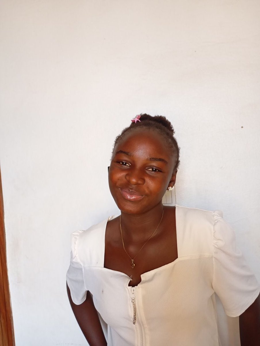 🚨 MISSING PERSON 
​Oluwatosin Dada (17) has been missing for 1 month. according to her family, she was last seen in Kano, with intentions to go to Libya.
​If you have any leads, please contact authorities or call ​08117677154
​07038710123
​07034040231
​Pls RT to bring her home