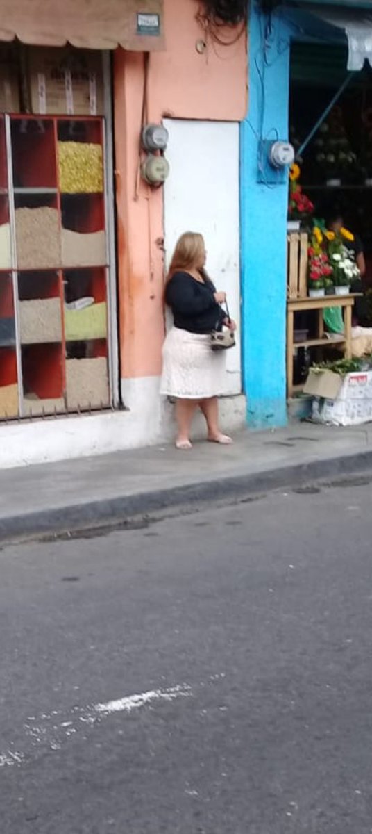 JulioBerne59349's tweet photo. Esa banda hay anda Doña Blanca en la NTE 4 quien se quiera dar un festín con ese culote 😋😋😋👌👍 https://t.co/AdqQgBbYi7