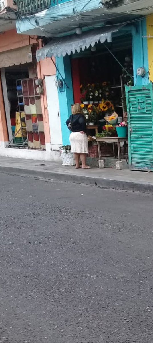 JulioBerne59349's tweet photo. Esa banda hay anda Doña Blanca en la NTE 4 quien se quiera dar un festín con ese culote 😋😋😋👌👍 https://t.co/AdqQgBbYi7