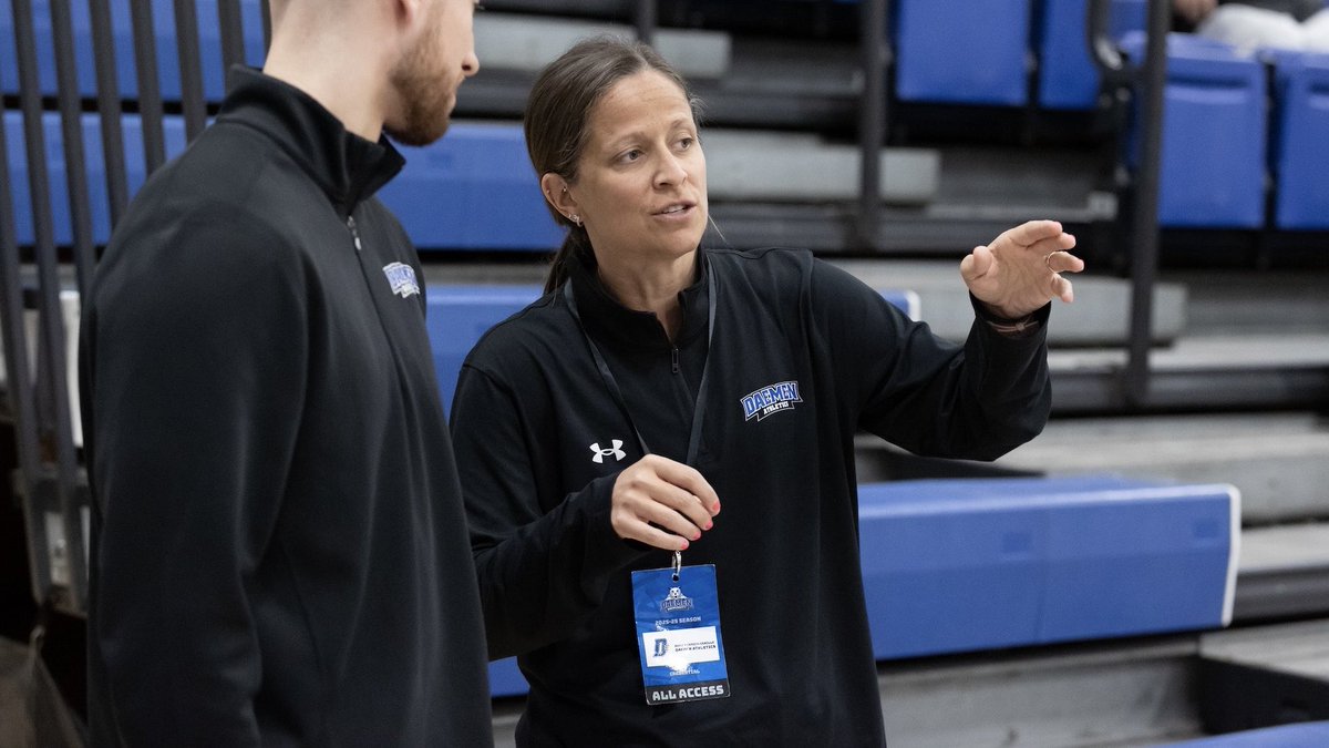 ECCSports's tweet photo. 𝐄𝐀𝐒𝐓 𝐂𝐎𝐀𝐒𝐓 𝐂𝐎𝐍𝐅𝐄𝐑𝐄𝐍𝐂𝐄 𝐏𝐎𝐃𝐂𝐀𝐒𝐓
𝐒𝐄𝐀𝐒𝐎𝐍 𝟏, 𝐄𝐏𝐈𝐒𝐎𝐃𝐄 𝟐𝟐 🎙️

Senior Woman Administrators Suzie Yormick-DeNillo (@DaemenAthletics), Kerri Brace (@dyouvillesaints), and Femi Alao (@RobertsRedhawks) share their experiences as female leaders in collegiate athletics as part of Women’s History Month.

🎧 - https://t.co/l80gsV19oR