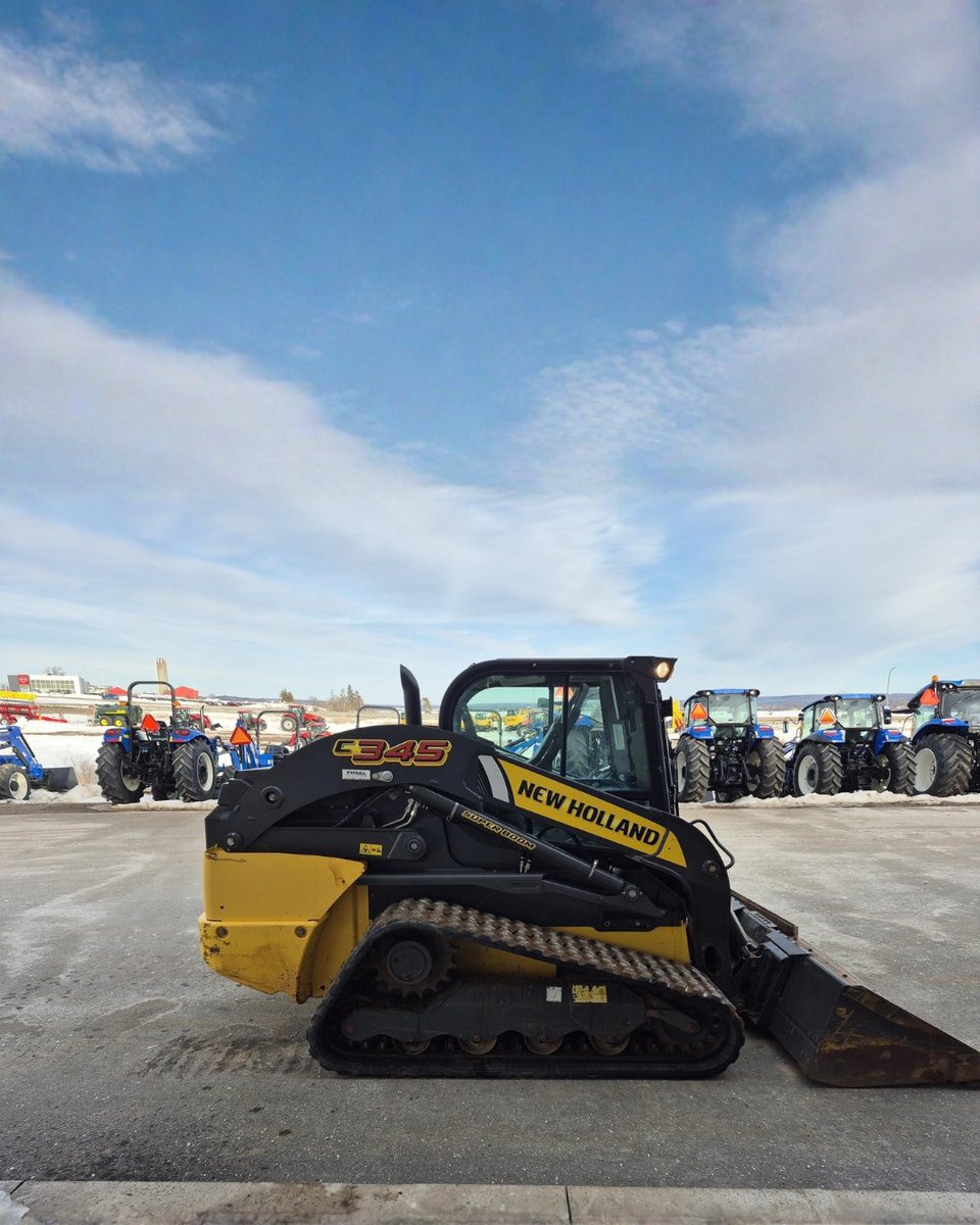 MarketBookCA's tweet image. Power in a compact package! 🚧

2023 NEW HOLLAND C345 for sale on MarketBook. EH Controls, High Flow Plus, Hyd Coupler, Air Seat, 2 Speed, &amp;amp; more.

📍Central Onslow, NS, CA
📞 +1 844-747-4696
Price &amp;amp; info ➡️ ow.ly/84Yl50YrX2F

#SkidSteers #NovaScotiaConstruction #NewHolland