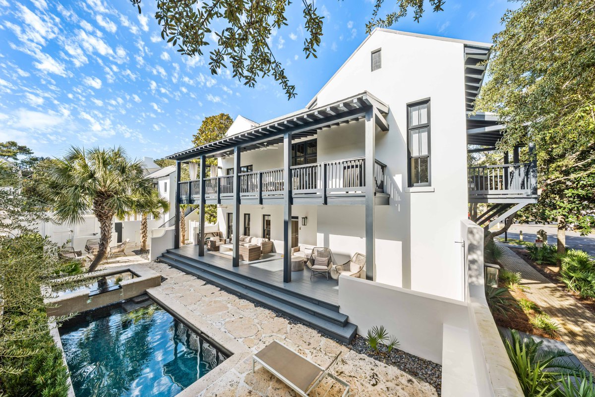 LuxuryRealEstate.com tweet media