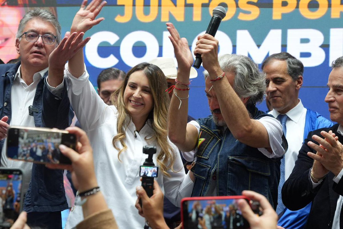 Somos distintos, pero nos une el sueño de una Colombia sin miedo, una Colombia donde podamos vivir seguros, donde podamos volver a pescar de noche.