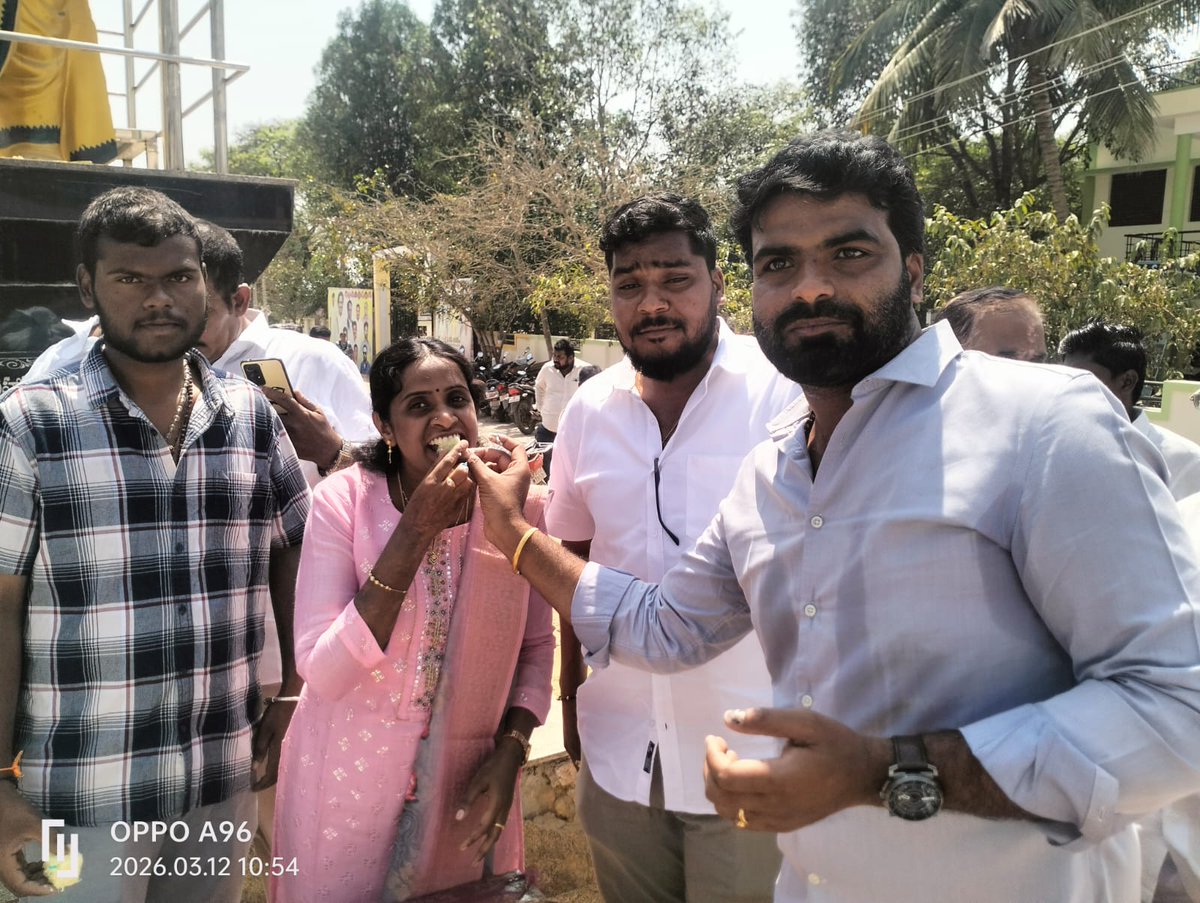 we_ysrcp's tweet photo. గంగాధర నెల్లూరు నియోజకవర్గం , పెనుముర్ మండలం లో ఘనంగా వైయస్ఆర్సీపీ ఆవిర్భావా దినోత్సవ వేడుకలు
#YSRCPFormationDay #YSRCP #YSJagan https://t.co/tcpwZKxQXO
